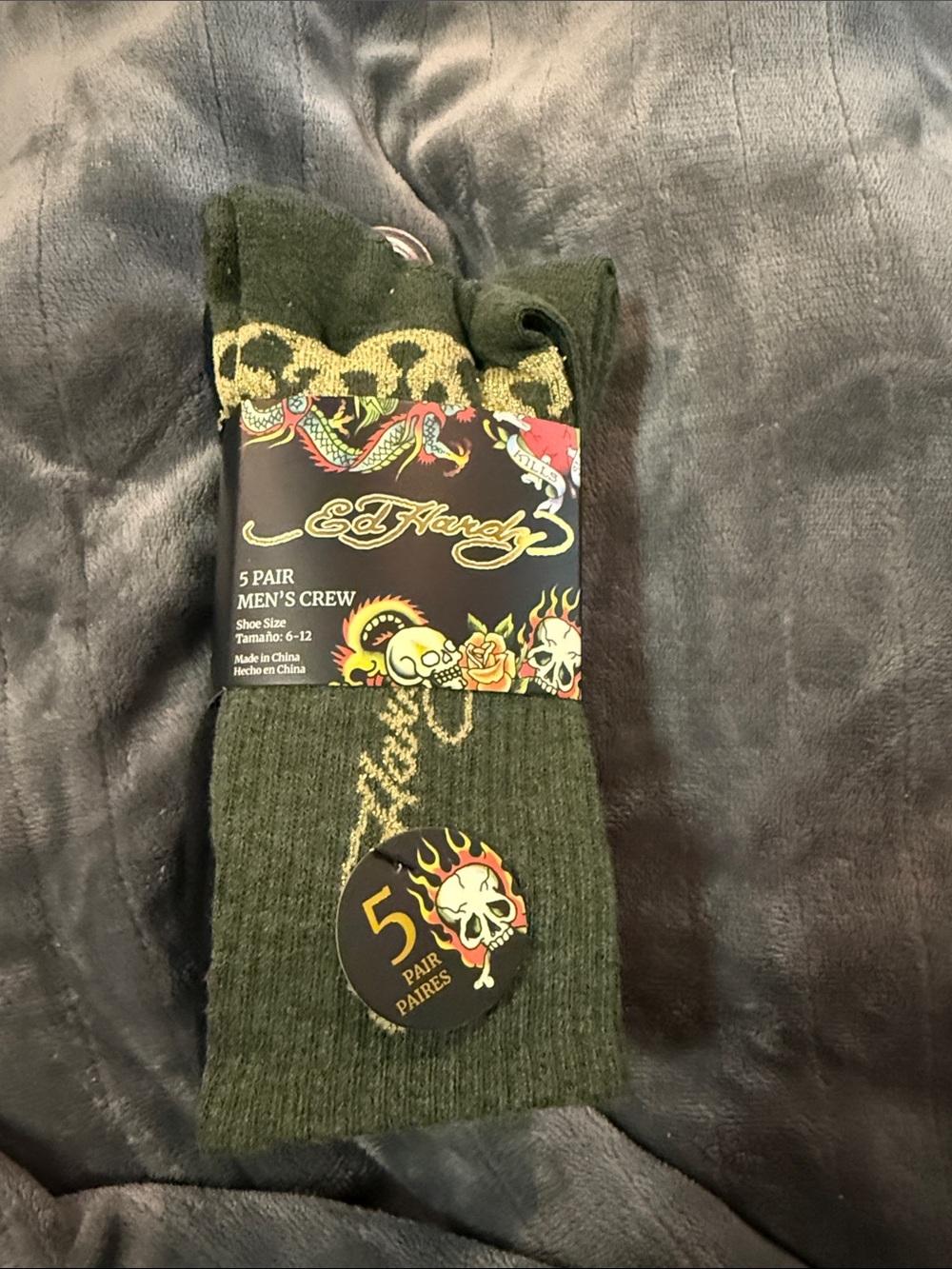 Ed Hardy Men's Crew Socks in Olive and Gold Accent - 5 Pack